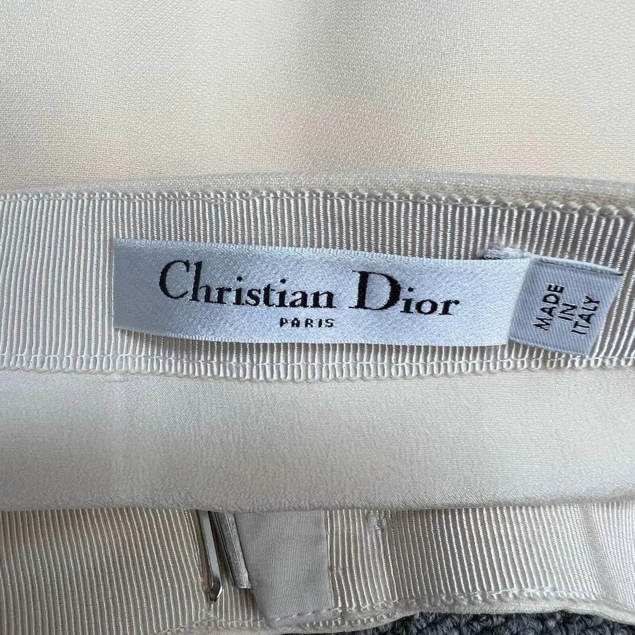 Dior Dior White Star Button Pleated Skirt. Size 33" - 4 Thumbnail