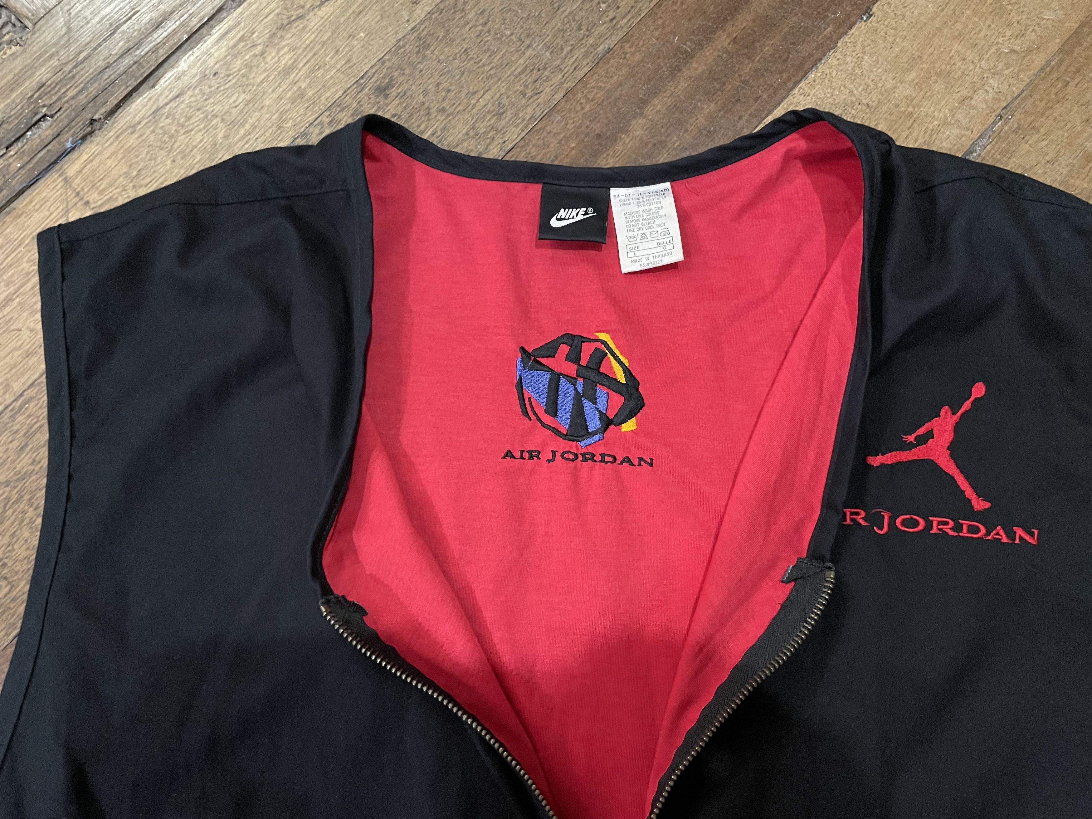 Nike Vintage - Nike Air Jordan Vest Size US L / EU 52-54 / 3 - 8 Thumbnail