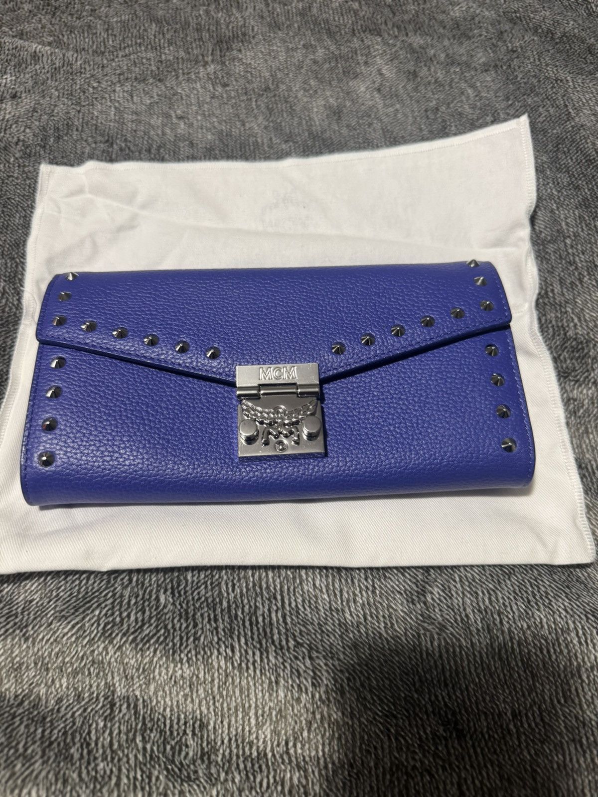 MCM MCM chain bag, Blue body with silver chain. Size ONE SIZE - 1 Thumbnail