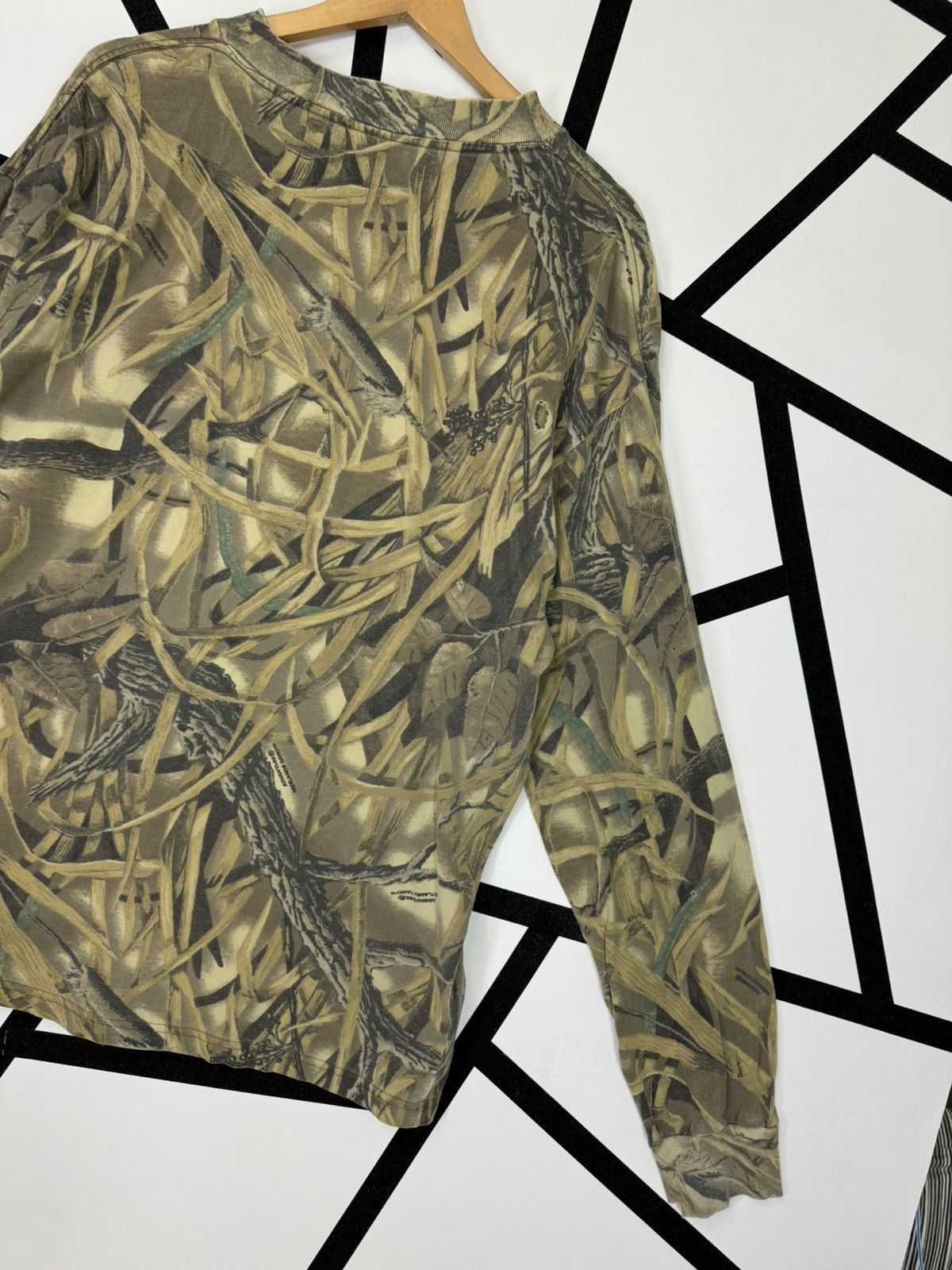 Vintage VINTAGE CAMO ADVANTAGE WETLANDS LONG SLEEVE DISTREES TEE Size US L / EU 52-54 / 3 - 11 Thumbnail