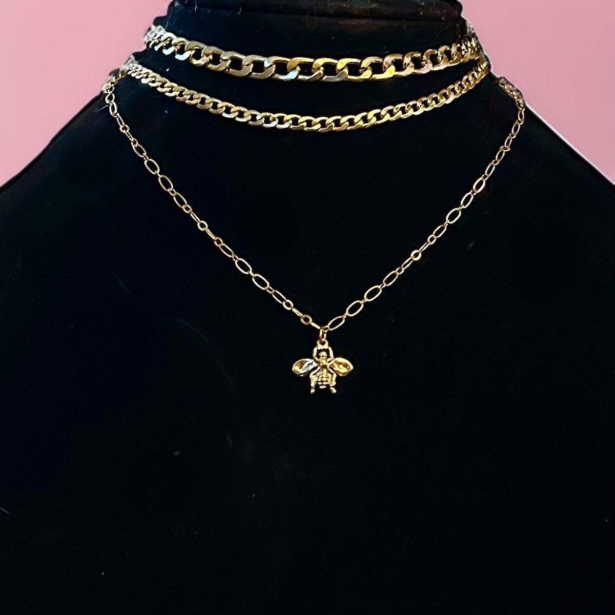 Other Gold tone triple strand choker bumble bee pendant necklace Size ONE SIZE - 1 Thumbnail