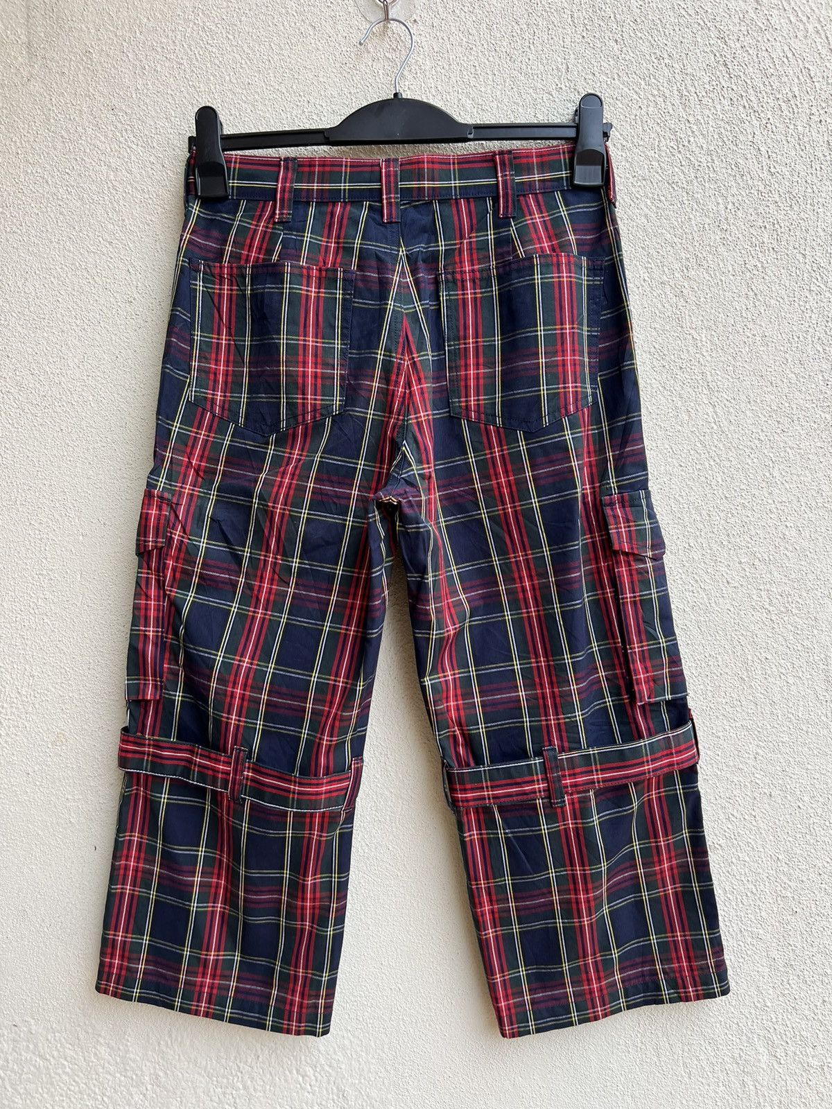 Vintage Vintage 2000s Boys Batsu Tartan Bondage 3 Quarter Pant Size US 29 - 13 Thumbnail