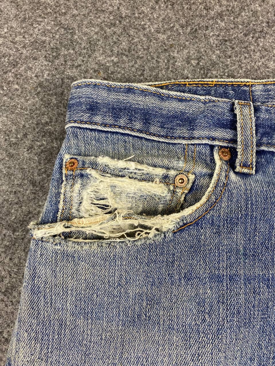 Levi's vintage levis 550 relaxed fit distressed denim Size US 38 / EU 54 - 12 Thumbnail