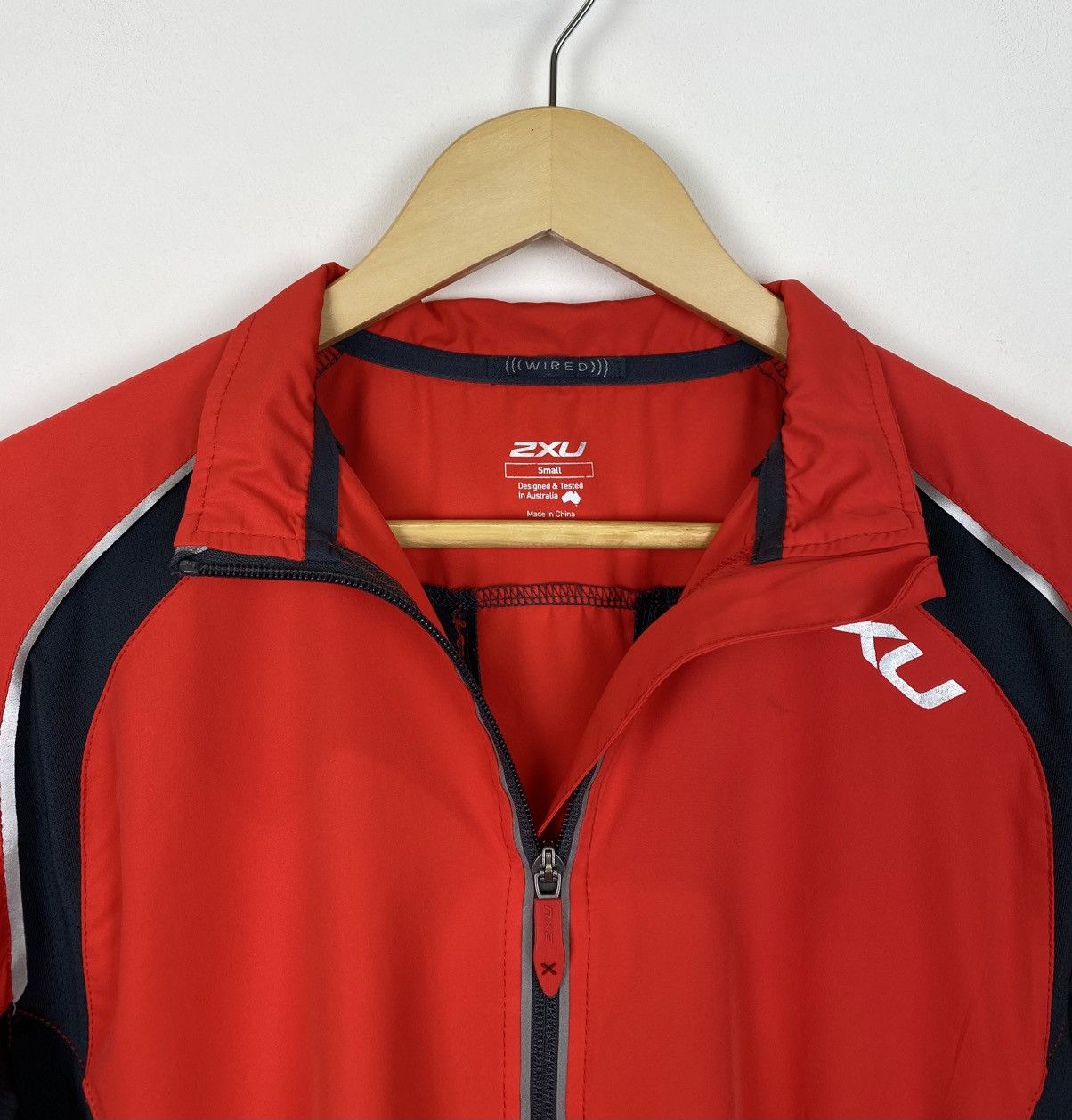 Other 2XU Full Zip Running Light Jacket Mens Size Small Red Sports Size US S / EU 44-46 / 1 - 5 Thumbnail
