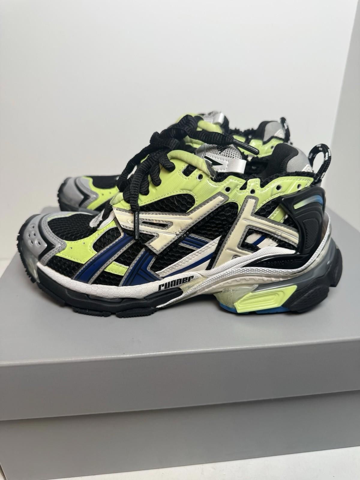 Balenciaga Balenciaga Runner Sneakers Green Blue Grey Women’s Size 35 Size US 5 / IT 35 - 3 Thumbnail