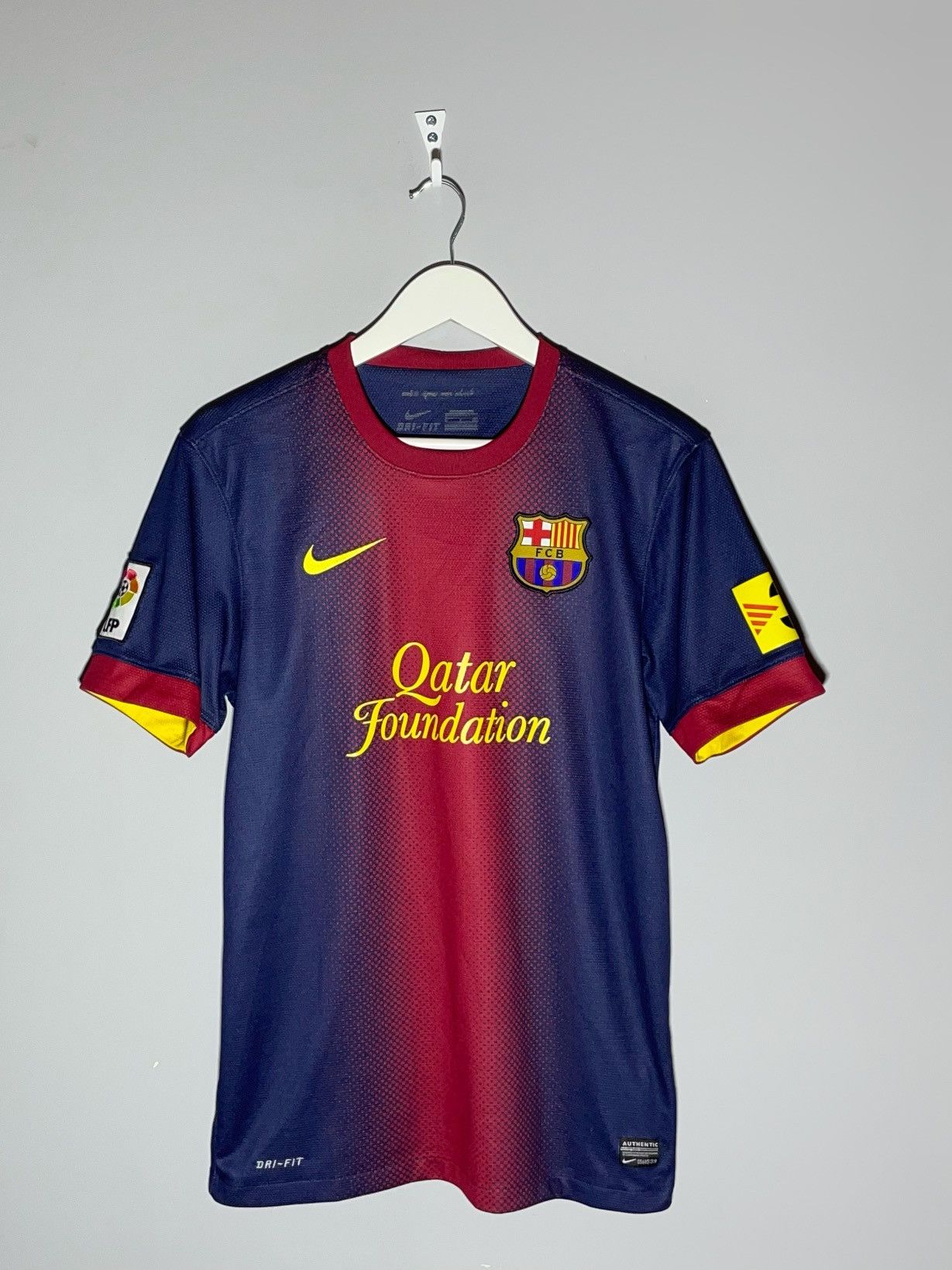 Nike F.C Barcelona Nike 2013/14 Home Y2k Football Shirt Size US S / EU 44-46 / 1 - 1 Thumbnail