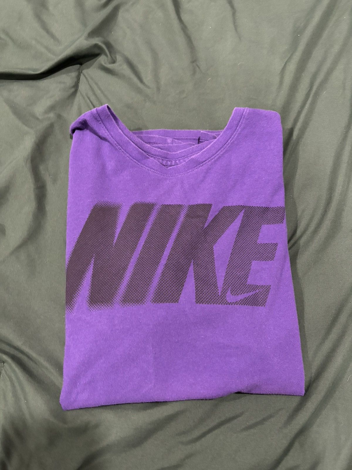 Nike Purple Nike Men’s Tshirt Size US L / EU 52-54 / 3 - 1 Thumbnail