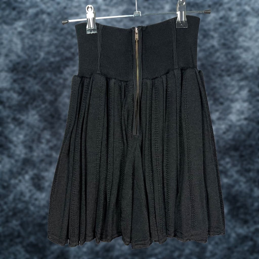 Vintage Wilfred Womens XS Black Pleated Knit Skirt Mini High Waistband Back Zipper, Zipper, Solid, Casual, Spring/Summer/Fall, Adults, Skirt, Women, XS, Black Size 26" / US 2 / IT 38 - 1 Thumbnail