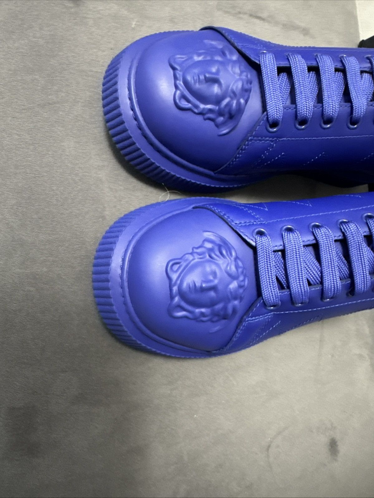 Versace Versace Medusa Head Royal Blue Leather Sneakers Sz 39 unisex Size US 6 / EU 39 - 4 Thumbnail