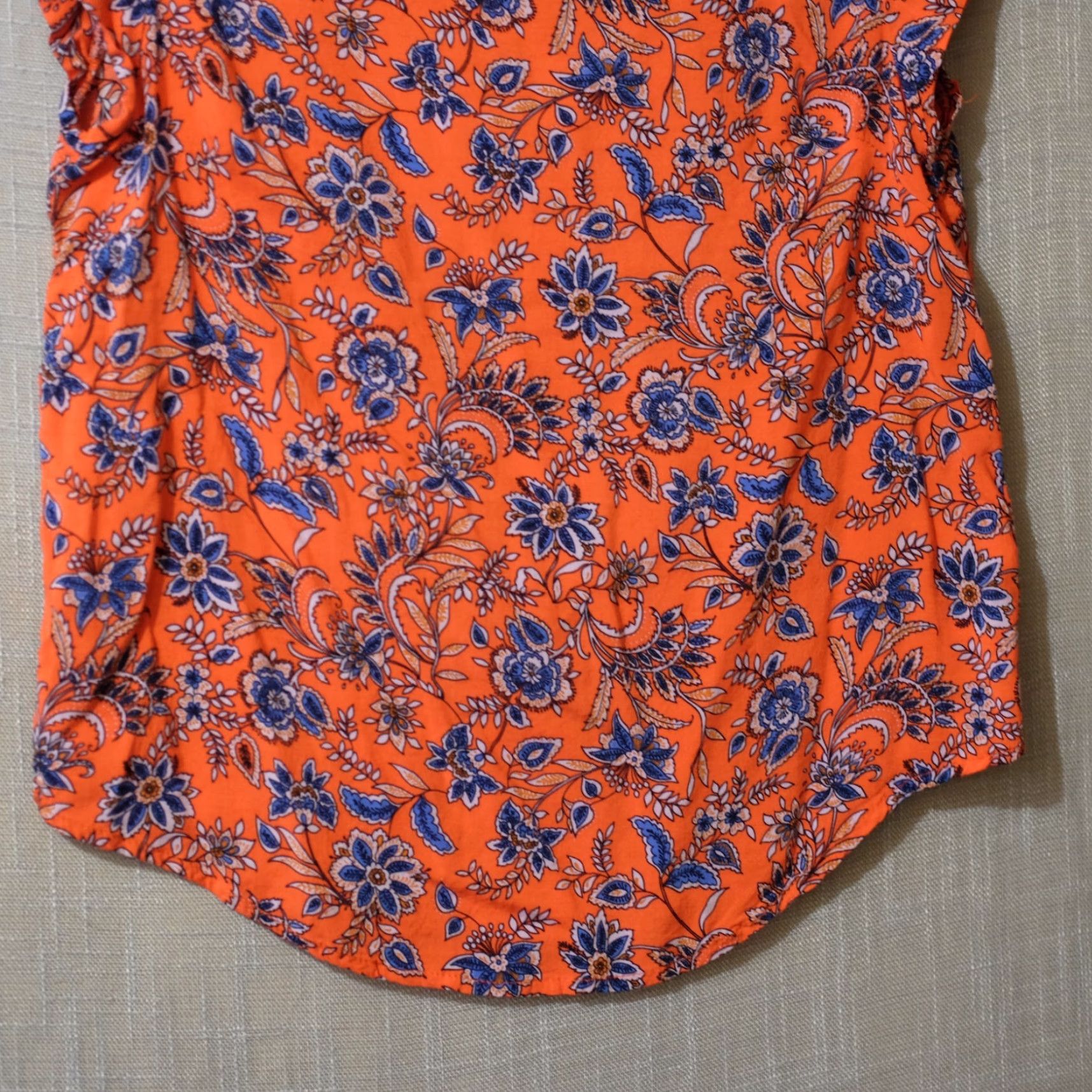 Vintage EUC Ana christine Summer Floral Top Womens M Short Sleeve Round Neck 100% Rayon Lightweight Soft Blouse Red/Navy/White Size M / US 6-8 / IT 42-44 - 3 Thumbnail