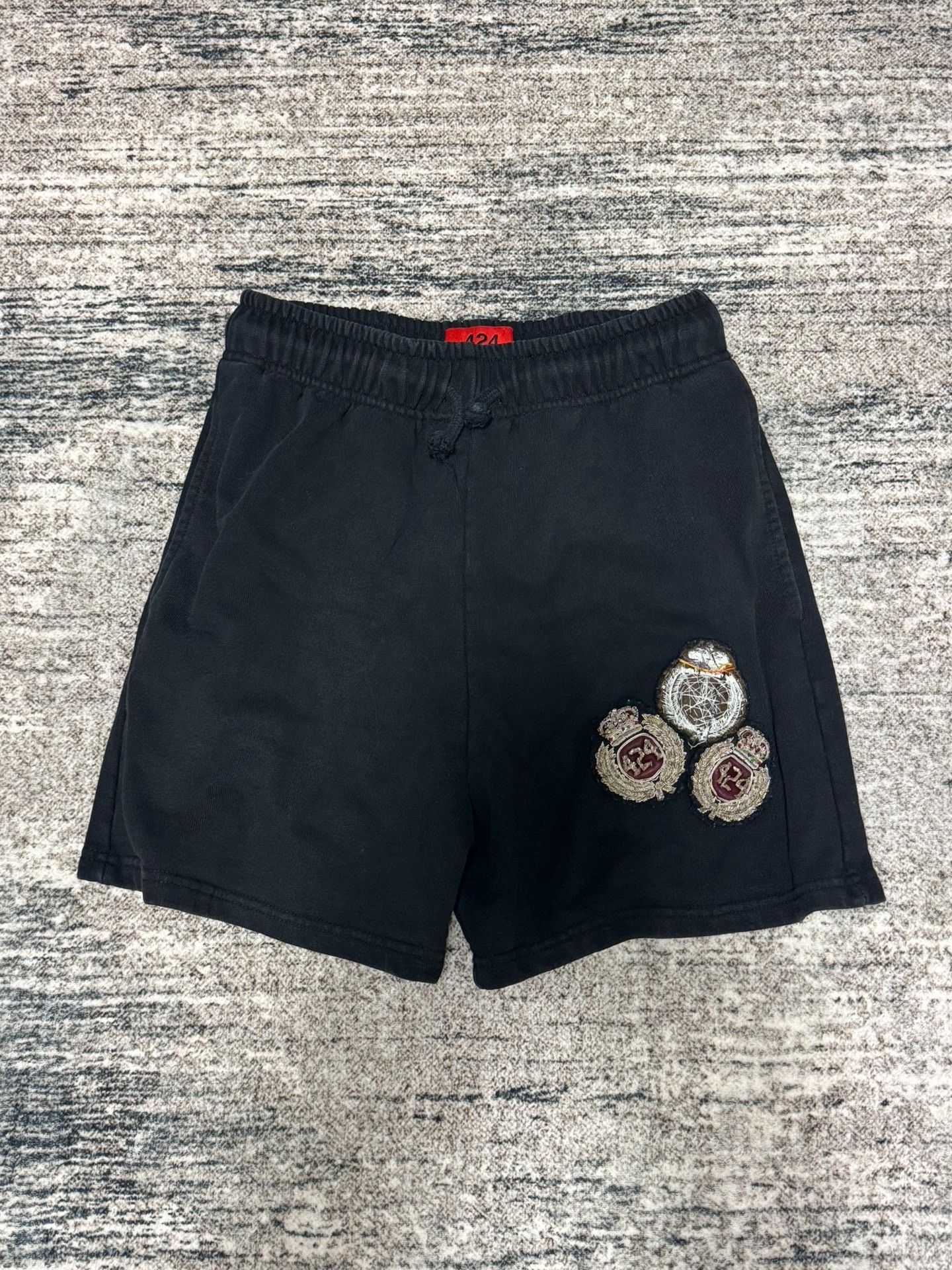 424 424 inc Washed Medal Shorts Size US 26 / EU 42 - 1 Thumbnail