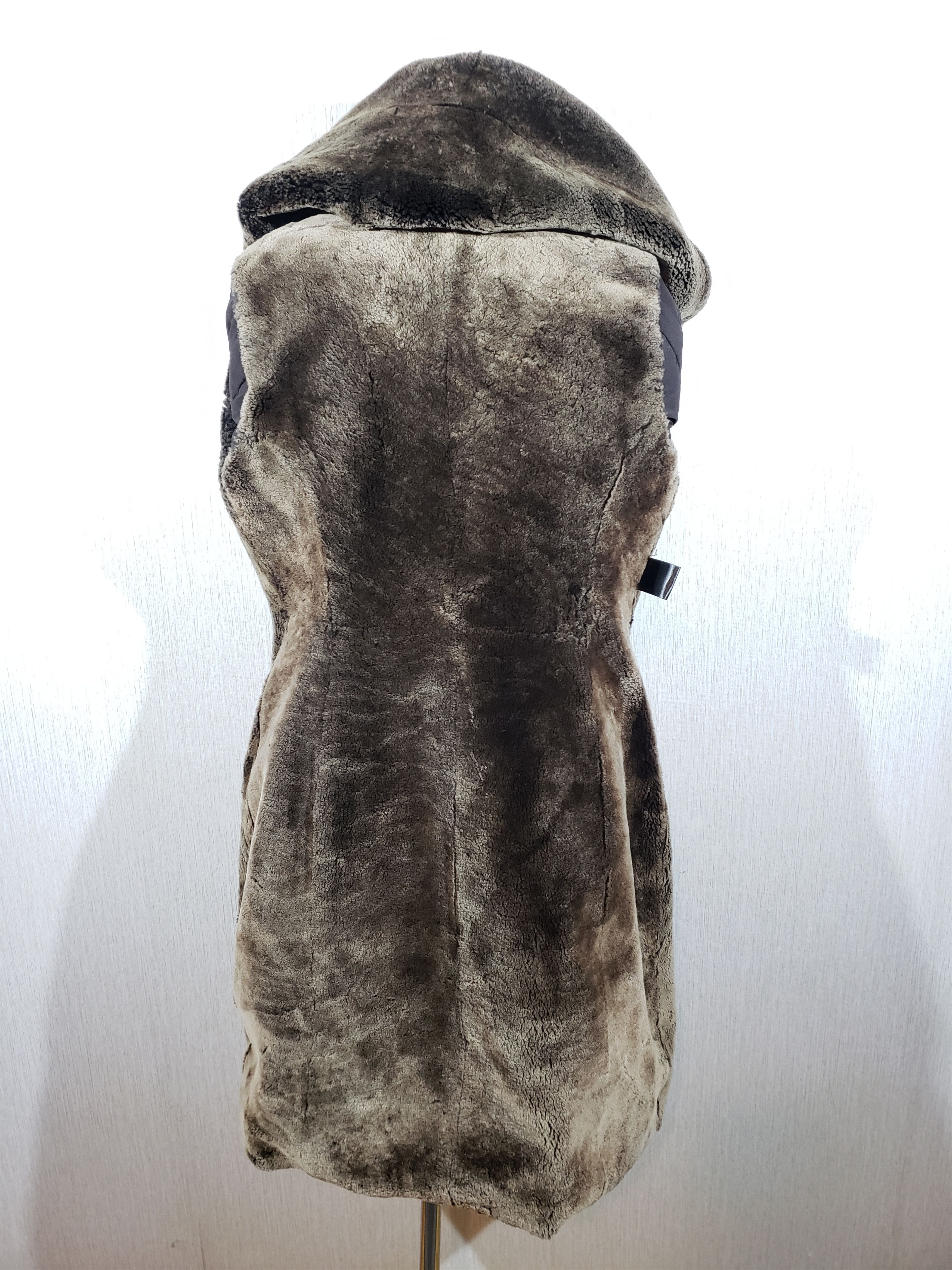Other Stylish brown sheepskin coat with a warm hood. Size L / US 10 / IT 46 - 7 Thumbnail