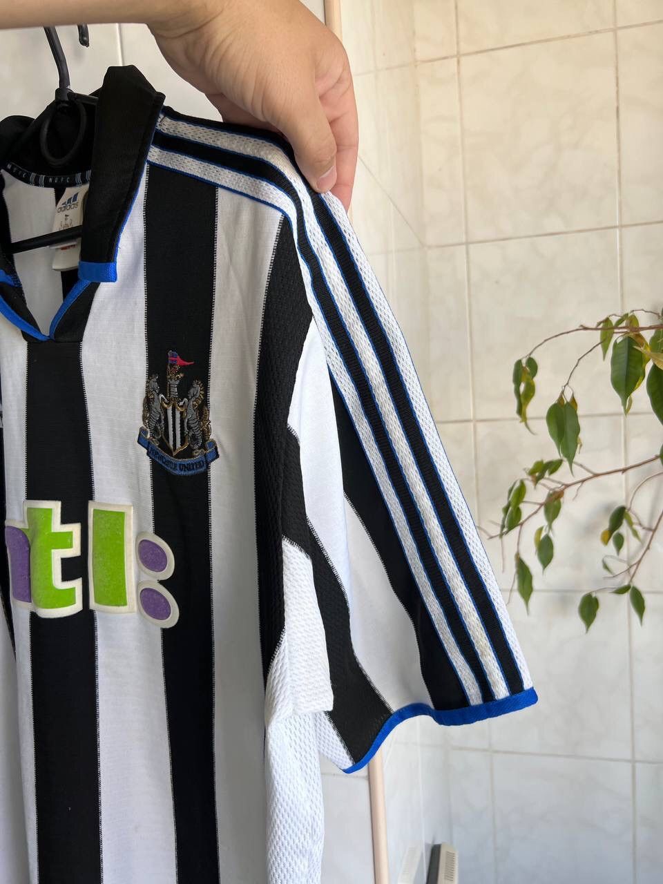 Adidas 1999/00 VINTAGE ADIDAS NEWCASTLE JERSEY FOOTBALL SHIRT Y2K Size US L / EU 52-54 / 3 - 12 Thumbnail
