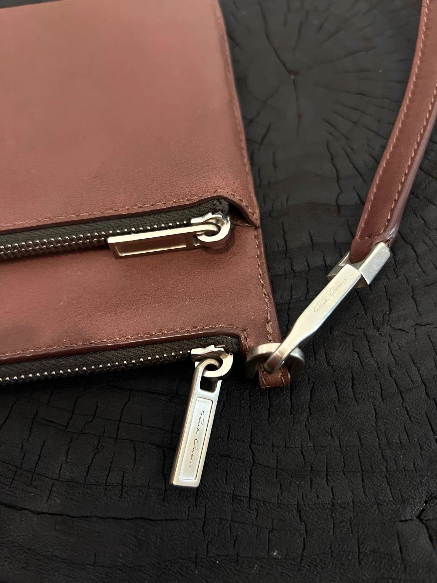 Rick Owens Rick Owens Mainline Oxblood Cowhide Crossbody K35 Size ONE SIZE - 5 Thumbnail