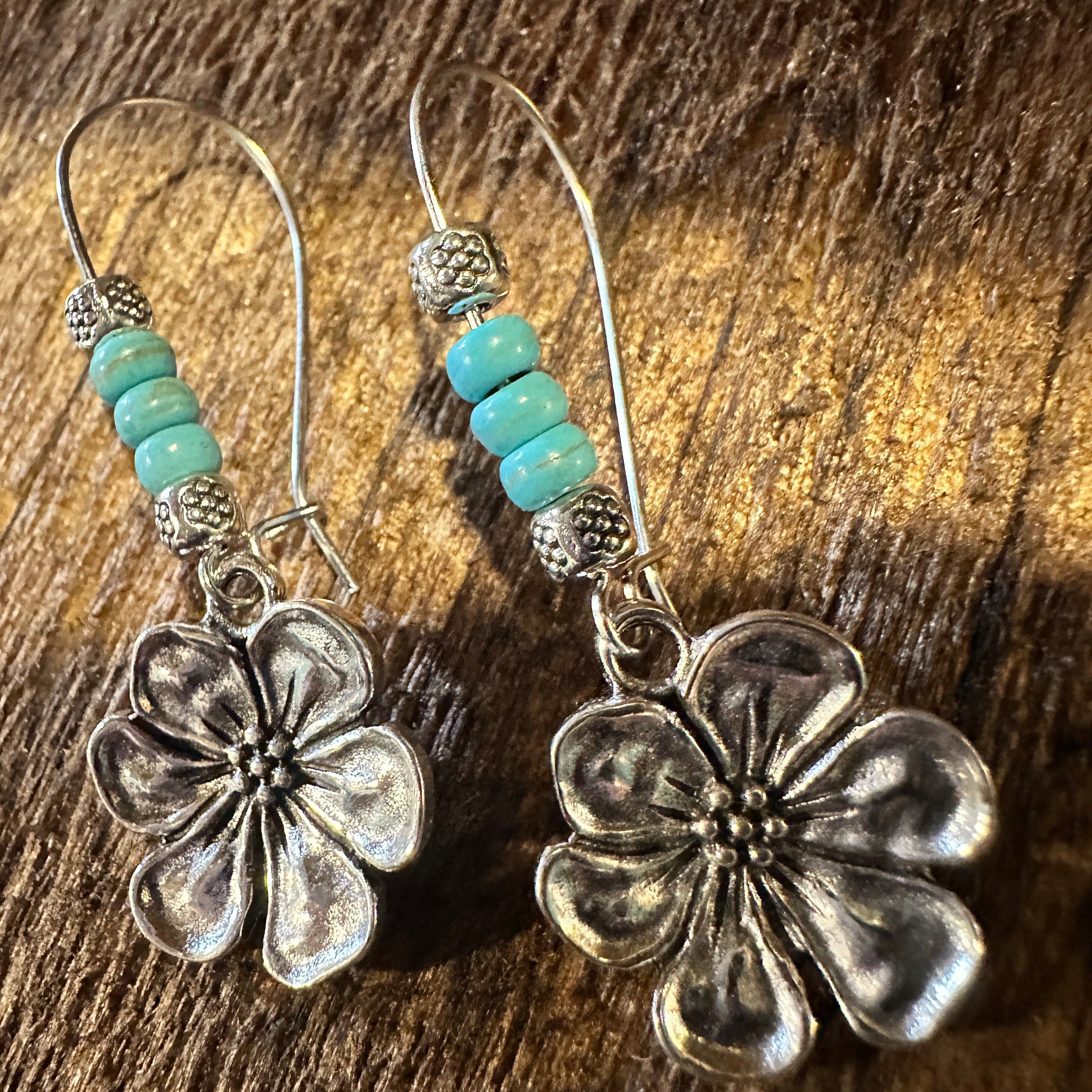 Other Boho Hippie Vintage Cowgirl Floral Turquoise Wire Drop Earri Size ONE SIZE - 4 Thumbnail