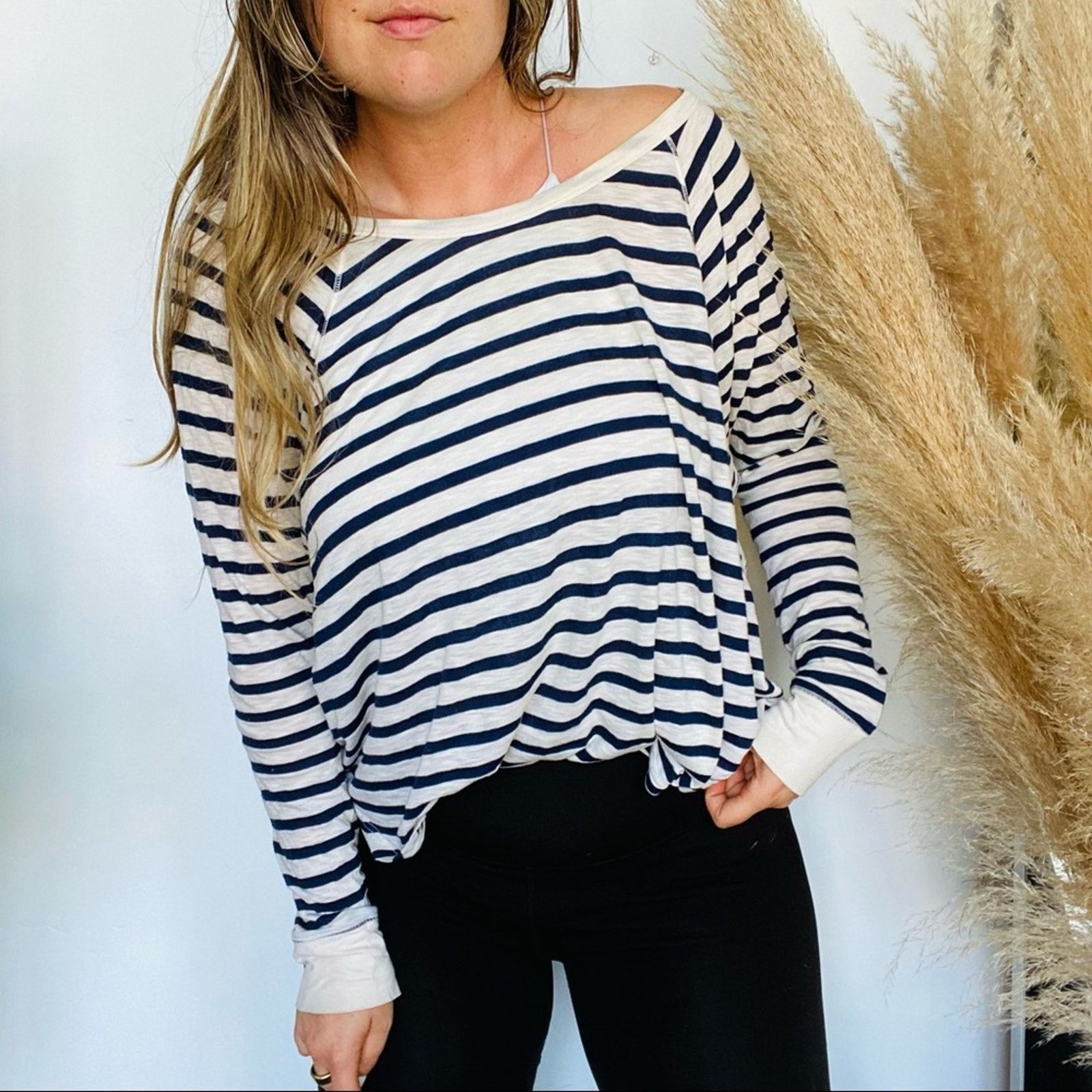 Anthropologie ANTHROPOLOGIE SPLENDID White Navy Blue Striped Tee Shirt Top Size M / US 6-8 / IT 42-44 - 1 Thumbnail
