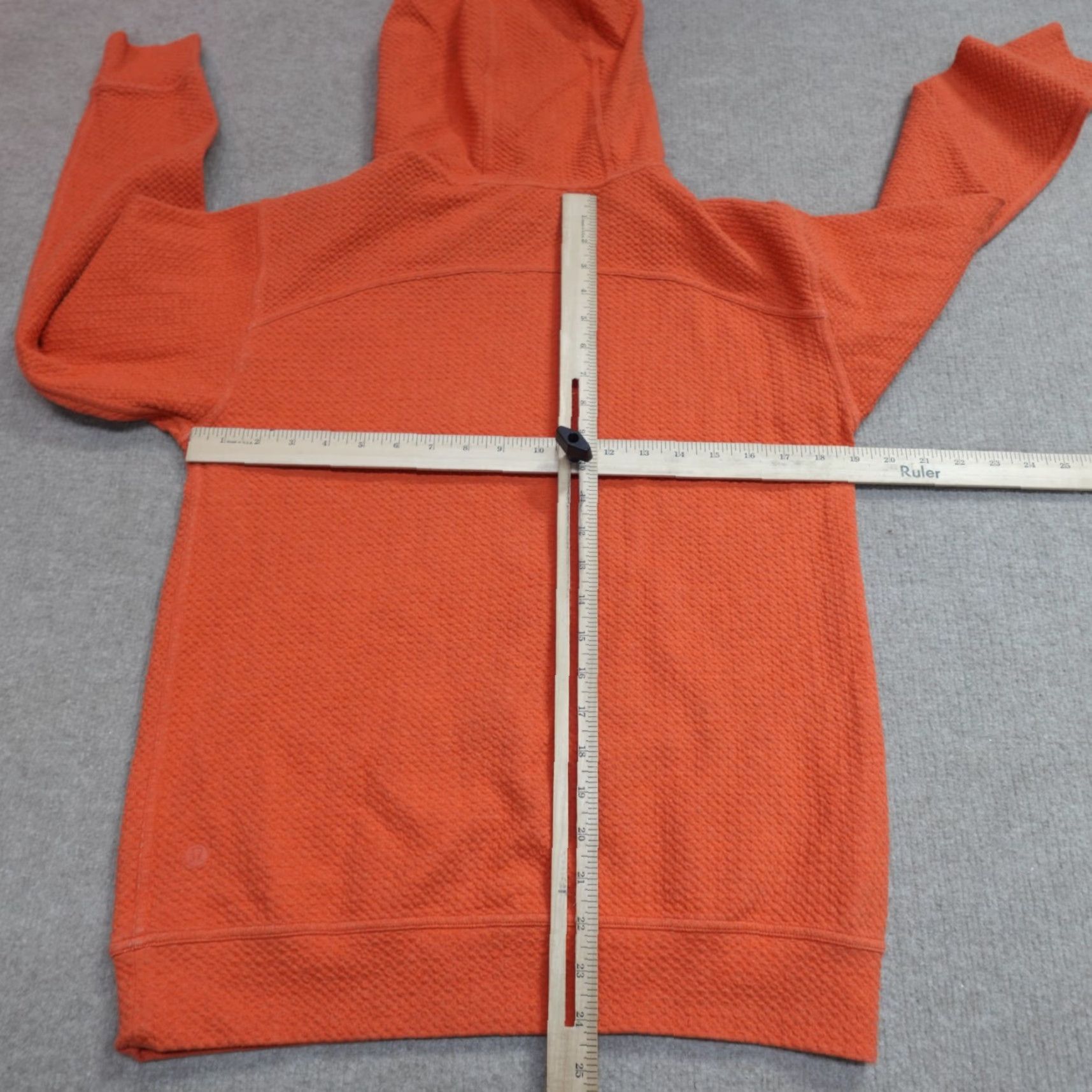 Lululemon Lululemon Athletic Shirt Women Small Orange All Yours Hoodie Bubble Dot Pullover Long Sleeve Running & Jogging Size S / US 4 / IT 40 - 6 Thumbnail