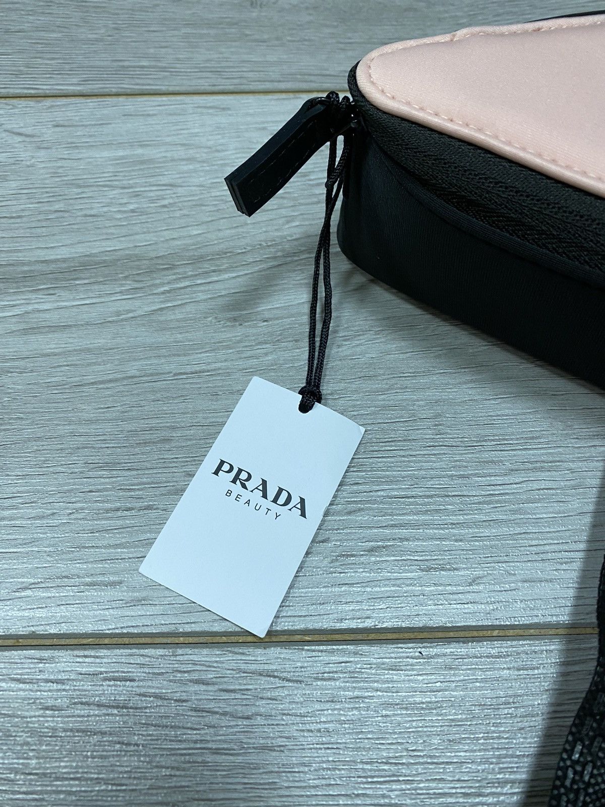 Prada Prada triangle bag Beauty NEW with dust bag Size ONE SIZE - 3 Thumbnail