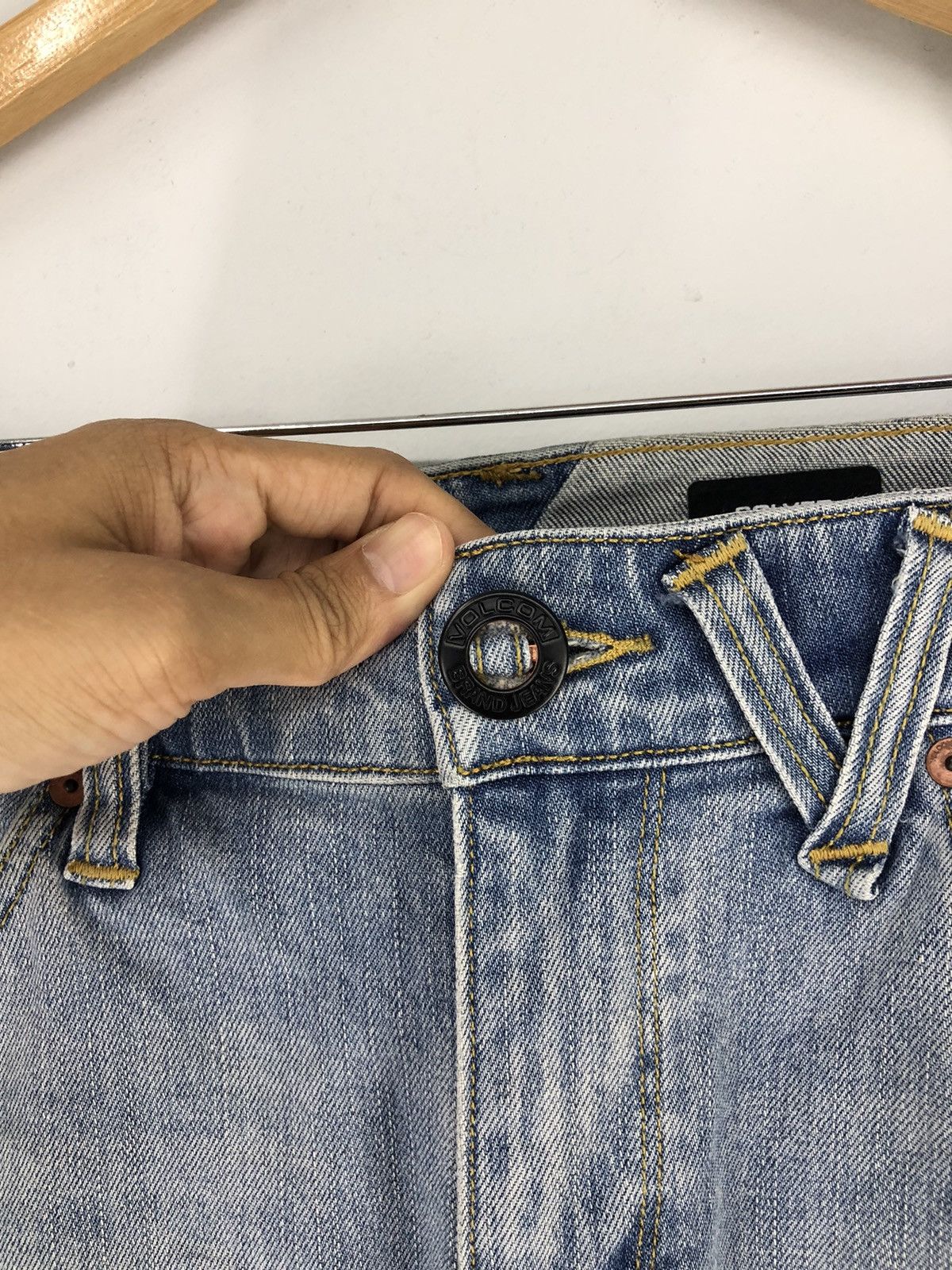 Volcom Vintage Volcom Solver Modern Straight Light Wash Jeans Size US 32 / EU 48 - 6 Thumbnail