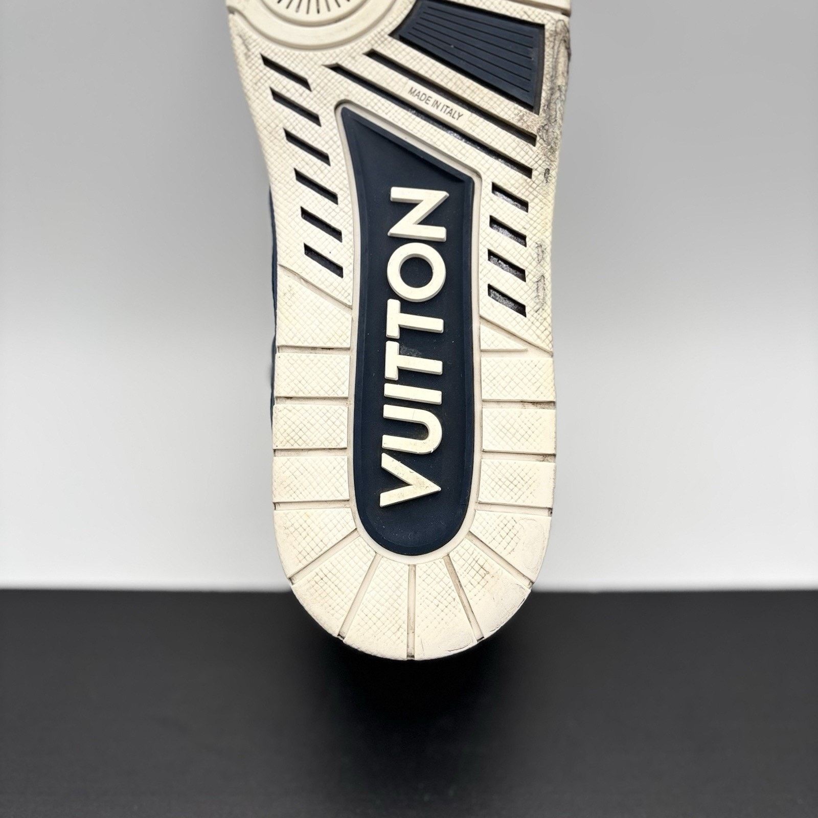 Louis Vuitton (11-11.5 US) Louis Vuitton Trainer ' White Navy '| GOOD COND Size US 11.5 / EU 44-45 - 18 Thumbnail