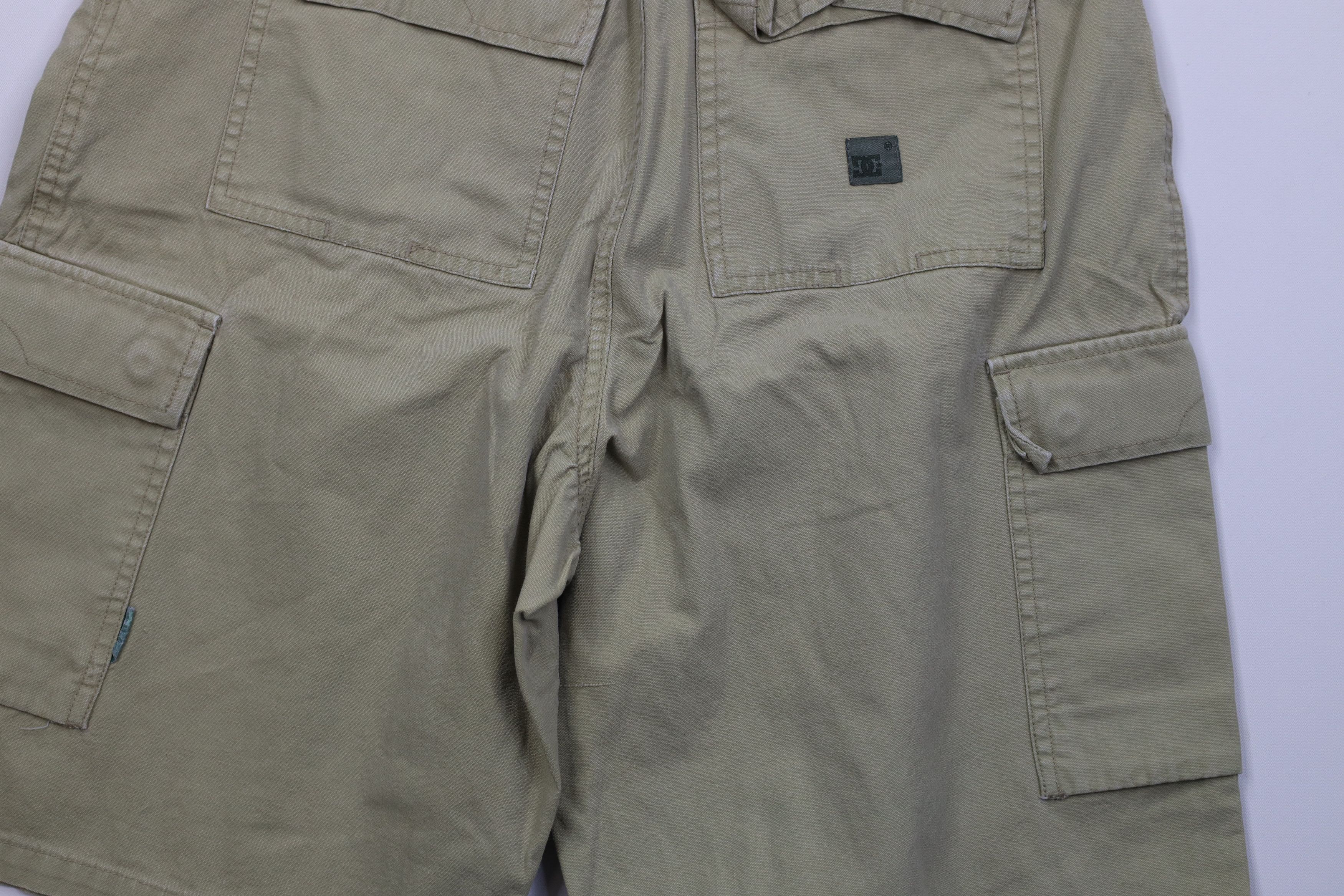 Vintage Vintage 90s Y2K DC Shoes Skateboard Cargo Shorts Beige Size US 32 / EU 48 - 11 Thumbnail