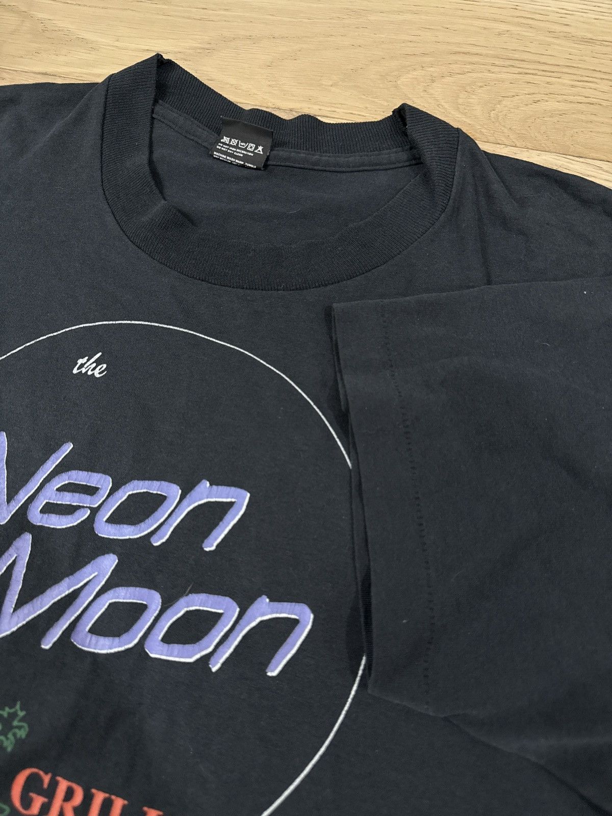 Other Vintage 90s Neon Moon Bar Grill Single Stitch T Shirt Black Size US XL / EU 56 / 4 - 5 Thumbnail