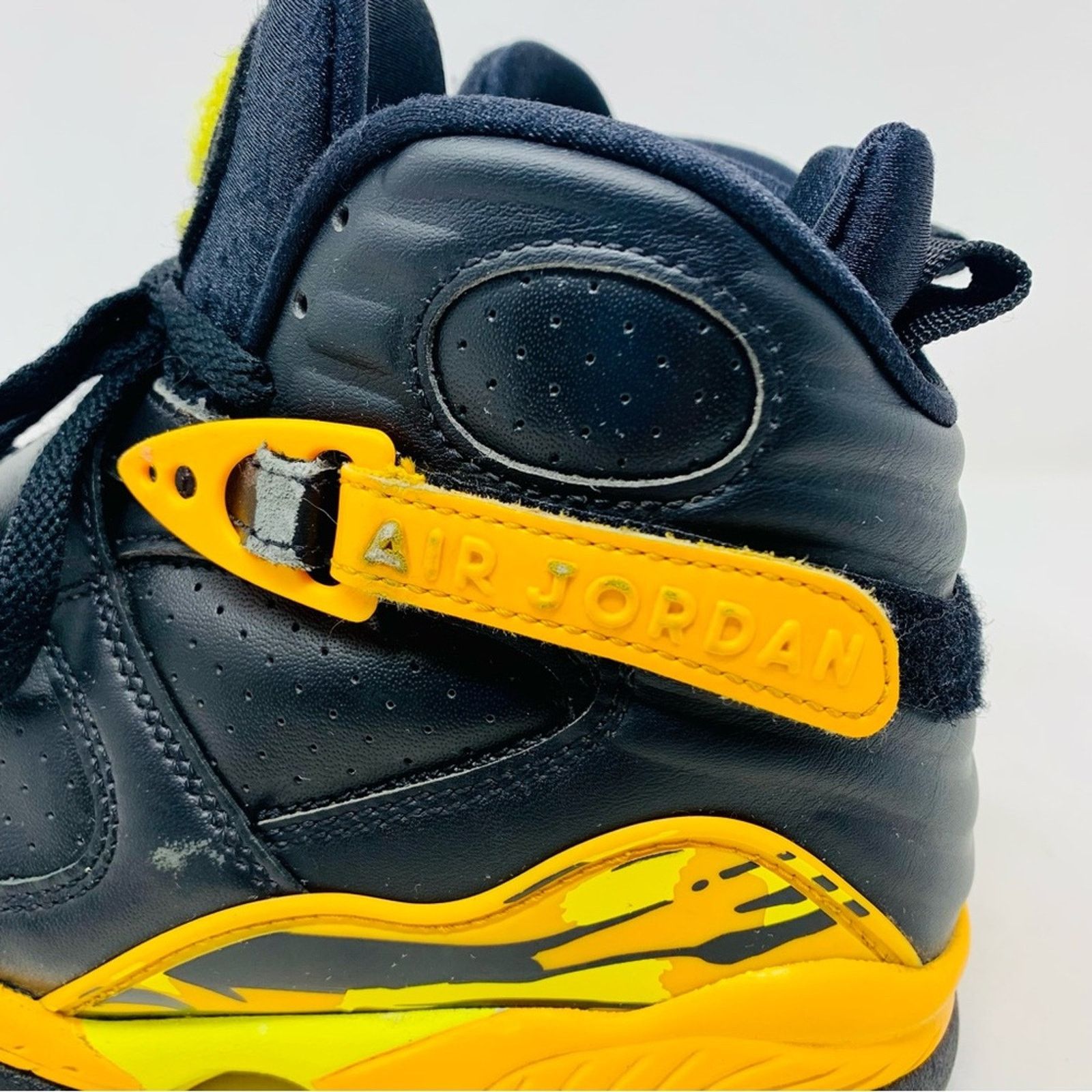 Jordan Brand Jordan 8 Retro 'Taxi' CI1236-007 Womens Size 7 Mens Size 6.5 Size US 7 / IT 37 - 9 Thumbnail