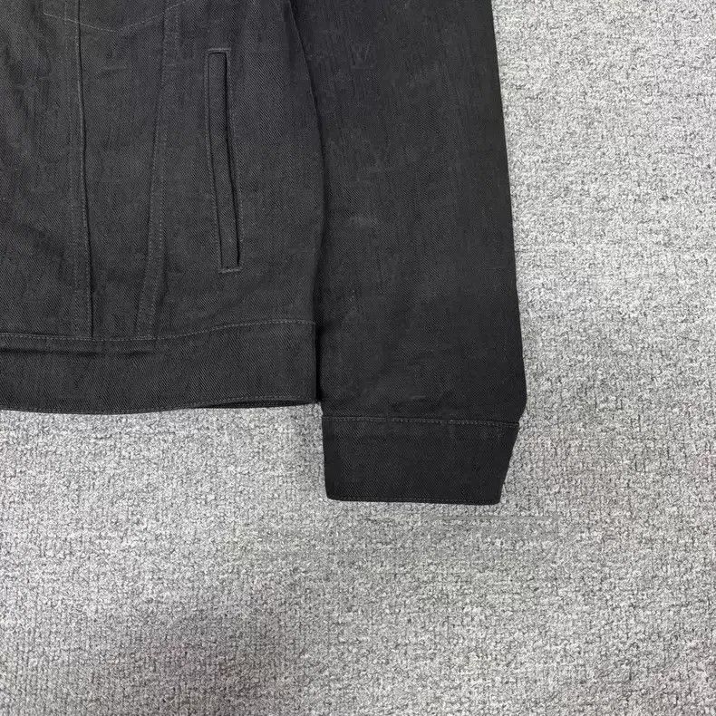 Louis Vuitton Louis Vuitton Dark print denim jacket Size US S / EU 44-46 / 1 - 4 Thumbnail