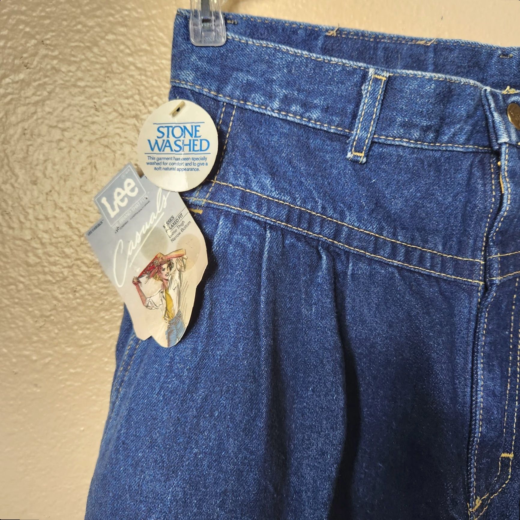 Lee VINTAGE Lee High Rise Bareback Yoked Pleated Jeans Deadstock NWT-Size 16 Blue 1980s Womens Jeans Size 38" / US 16 / IT 52 - 3 Thumbnail