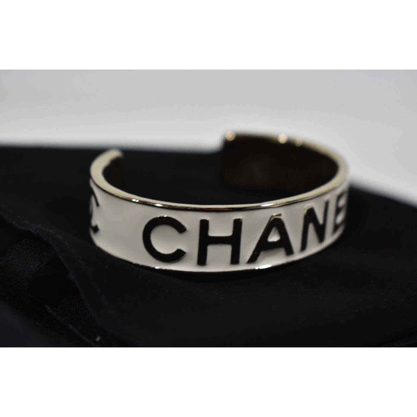 Chanel Chanel 22S Gold White Enamel Metal Arm Cuff Bracelet Small Size ONE SIZE - 9 Thumbnail