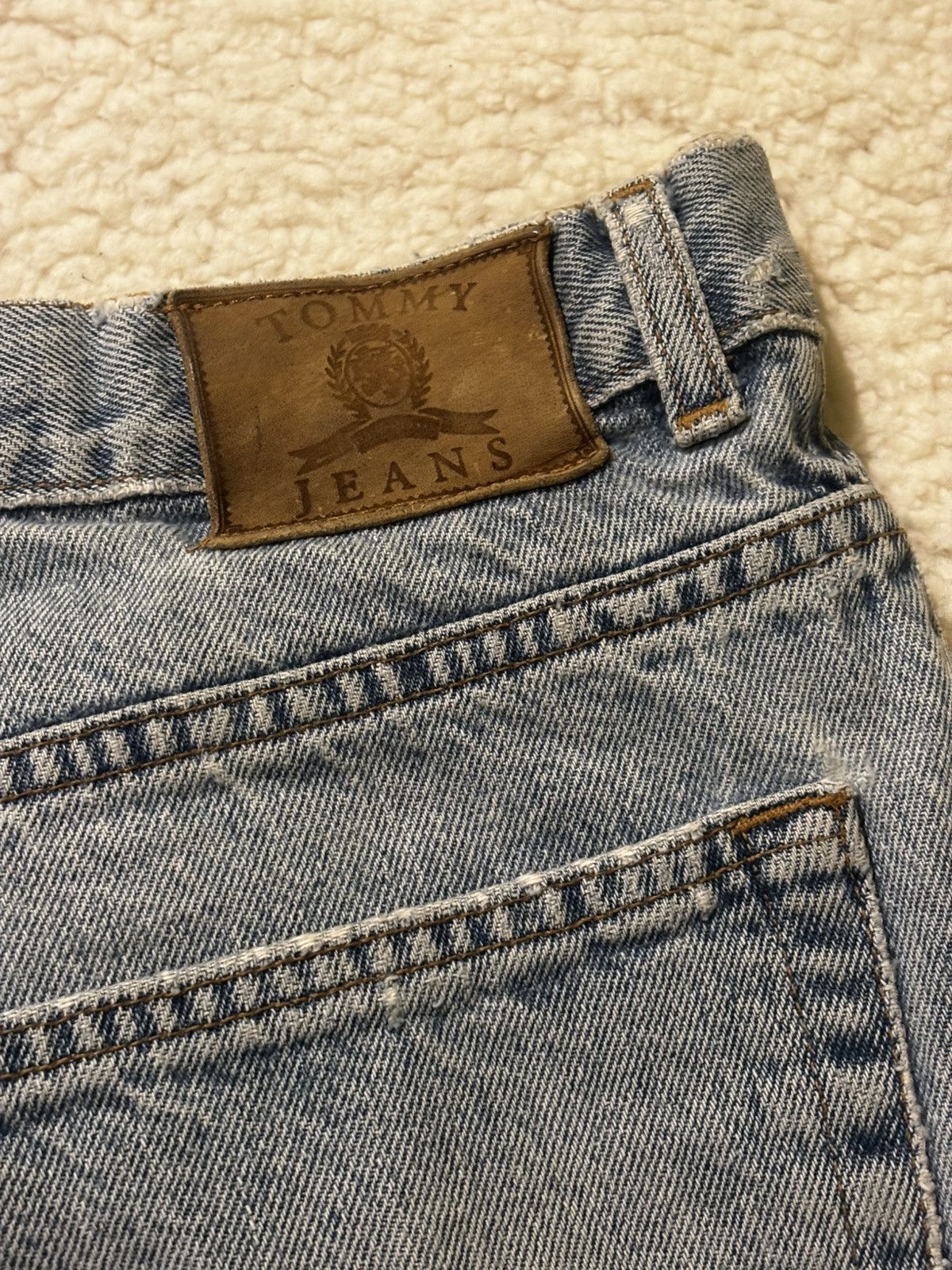 Tommy Hilfiger Men’s light washed distressed jeans0601 Size US 33 - 7 Thumbnail