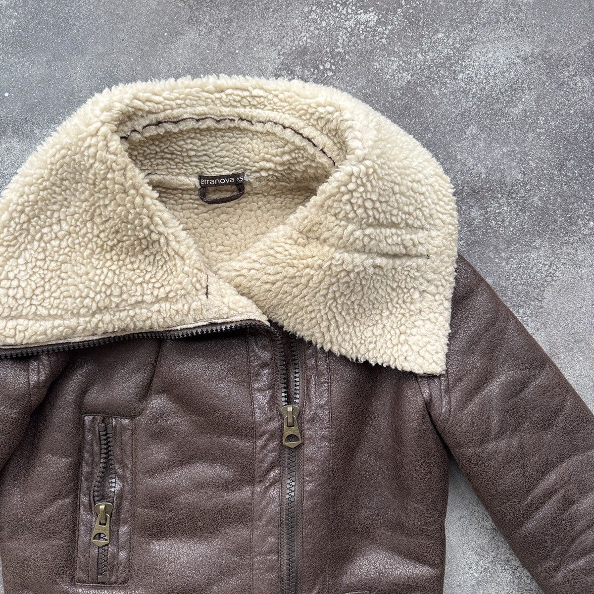 20471120 Y2K Glamour Faux Fur Shearling/Sheepskin Cropped Jacket Size XS / US 0-2 / IT 36-38 - 6 Thumbnail