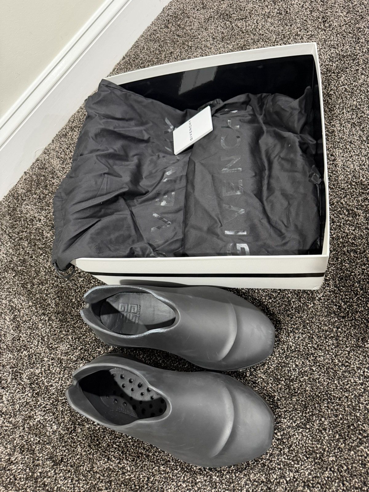 Givenchy Givenchy Monumental Mallow Matte Black OG Low Shoe Size US 10 / EU 43 - 10 Thumbnail