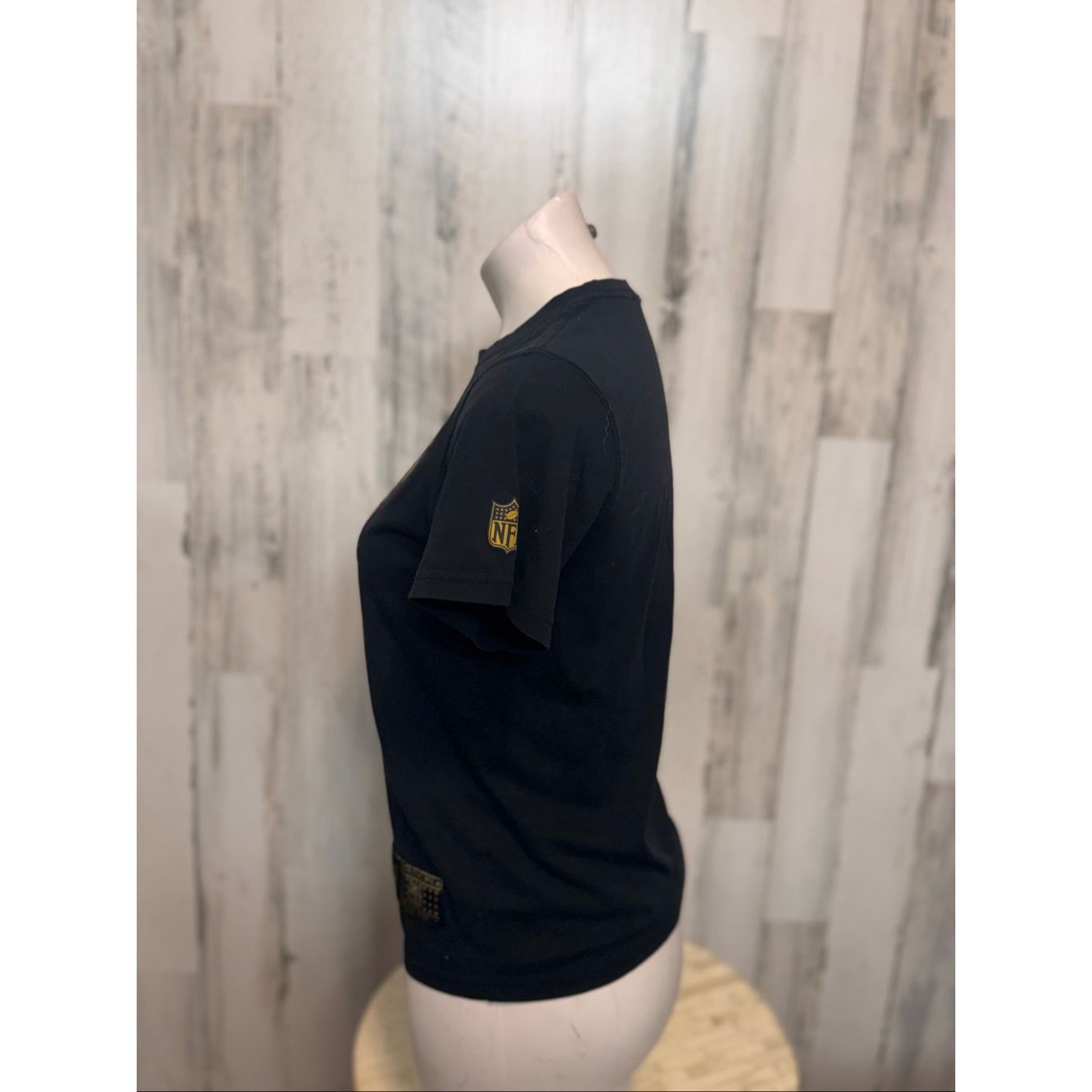 NFL NFL Black Gold Logo Graphic T-Shirt | Women’s Medium Footbal Size M / US 6-8 / IT 42-44 - 4 Thumbnail