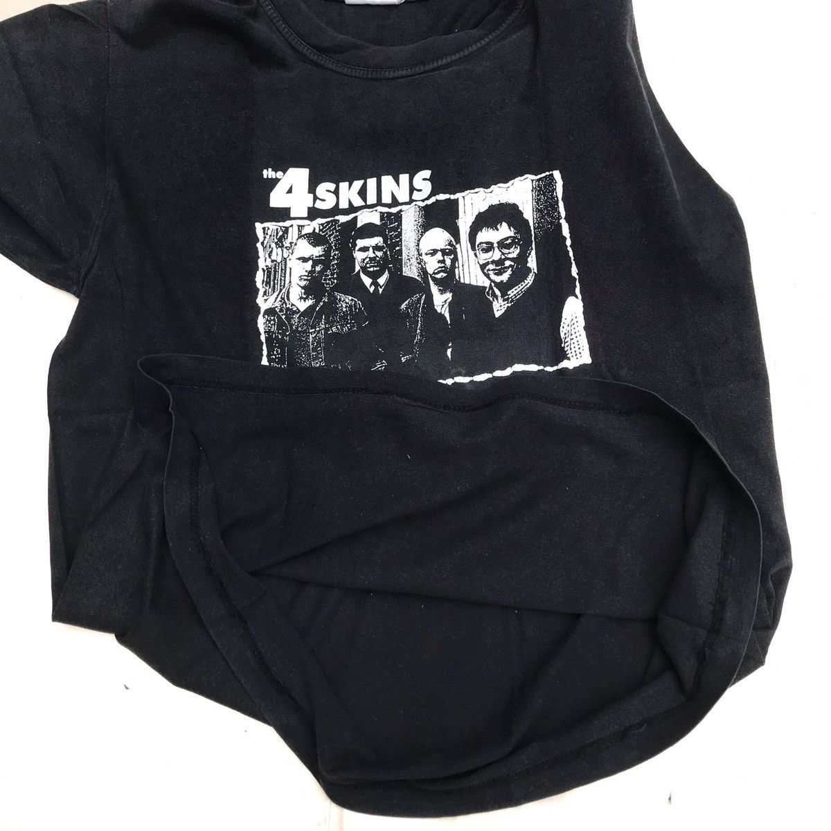 Band Tees × Vintage Vintage The 4 Skins Tshirt Skinhead Tag cotton and star Band Size US S / EU 44-46 / 1 - 7 Thumbnail
