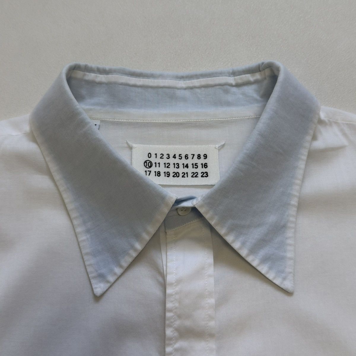 Maison Margiela S/S 06 ‘Contrast Facing’ White Cotton Shirt Size US L / EU 52-54 / 3 - 6 Thumbnail