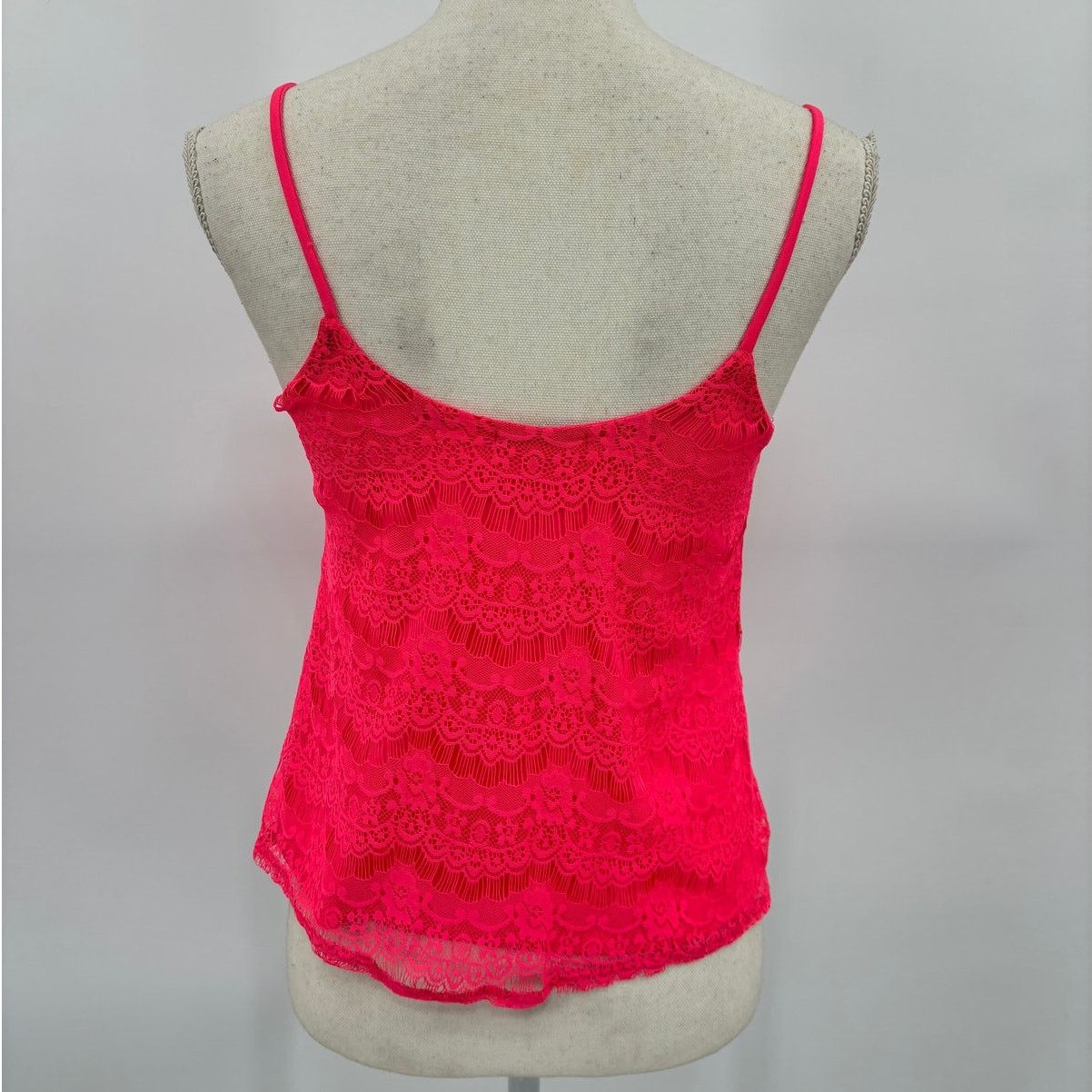 Other Charlotte Russe Hot Pink Lace Crop Top Size Small Summer Size S / US 4 / IT 40 - 2 Thumbnail