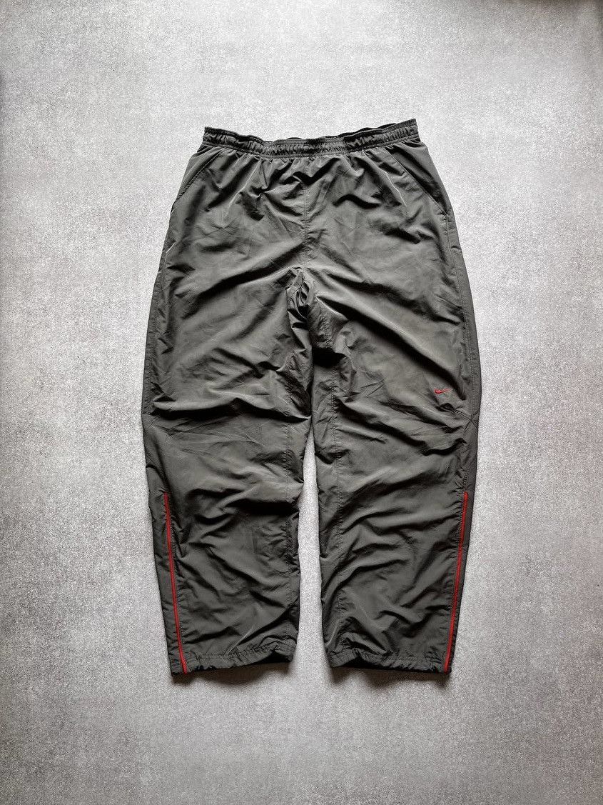 Nike × Vintage Vintage Nike Swoosh Nylon Baggy Trackpants Y2K XL Size US 36 / EU 52 - 1 Thumbnail
