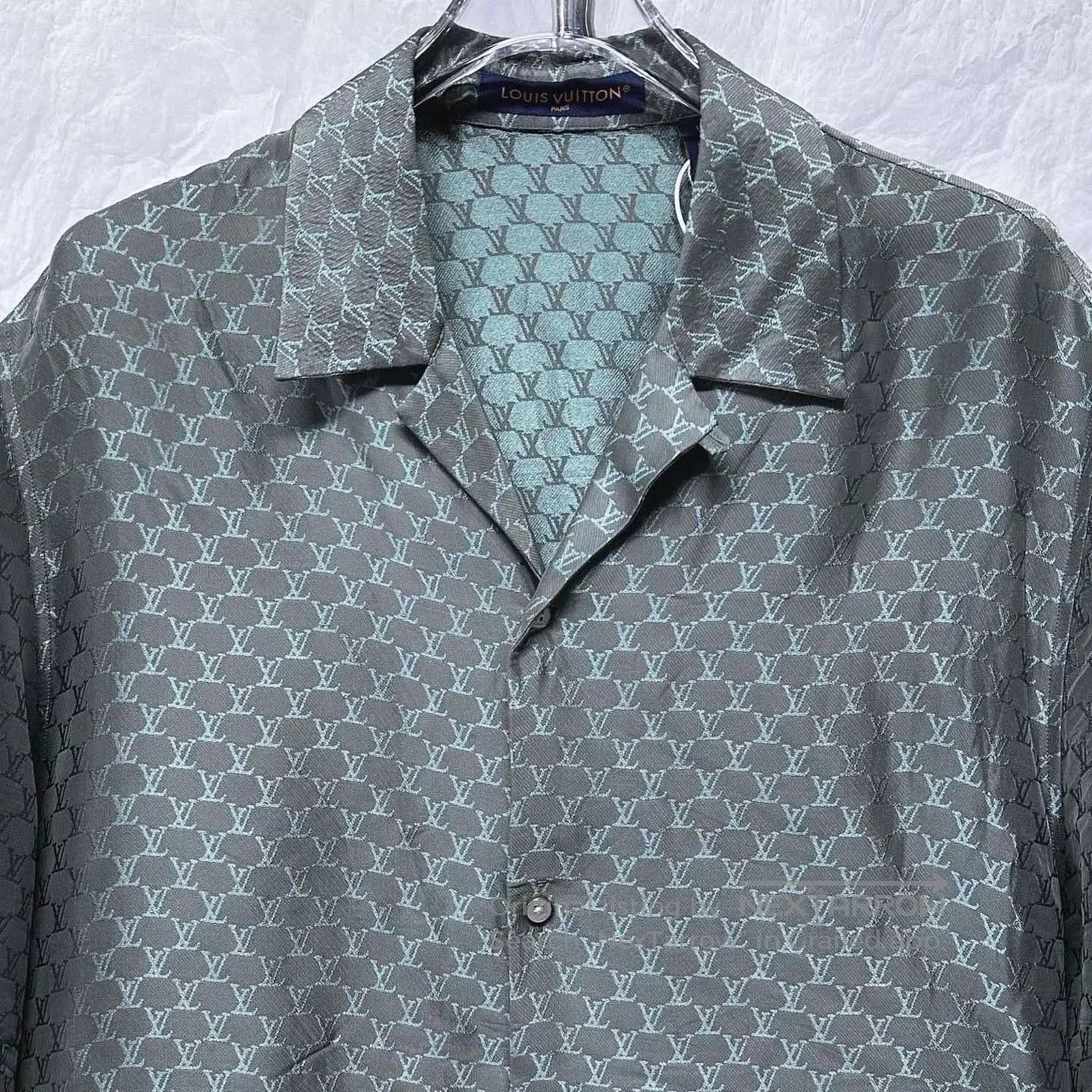 Louis Vuitton louis vuitton fw24 silk logo short sleeve shirt. Size US L / EU 52-54 / 3 - 4 Thumbnail