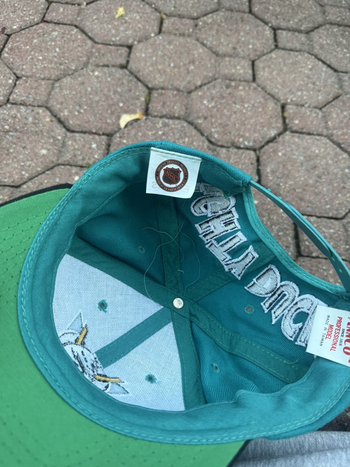 Vintage Vintage Mighty Duck Snapback NHL Official rare Size ONE SIZE - 5 Thumbnail