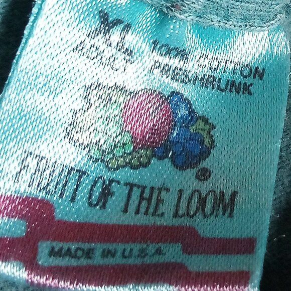 Fruit Of The Loom Vintage Pilot Station Alaska Rugged Outdoorwear T-Shirt Size US XL / EU 56 / 4 - 5 Thumbnail