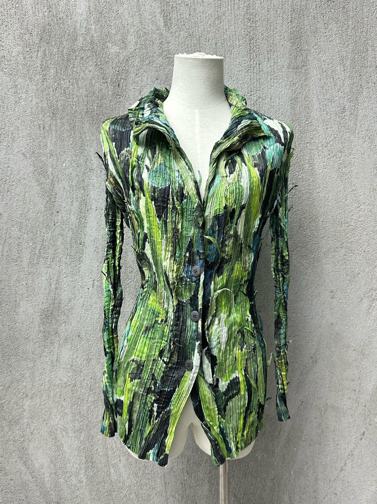 Green Oil Painting Dragon Beard Button-Down Top