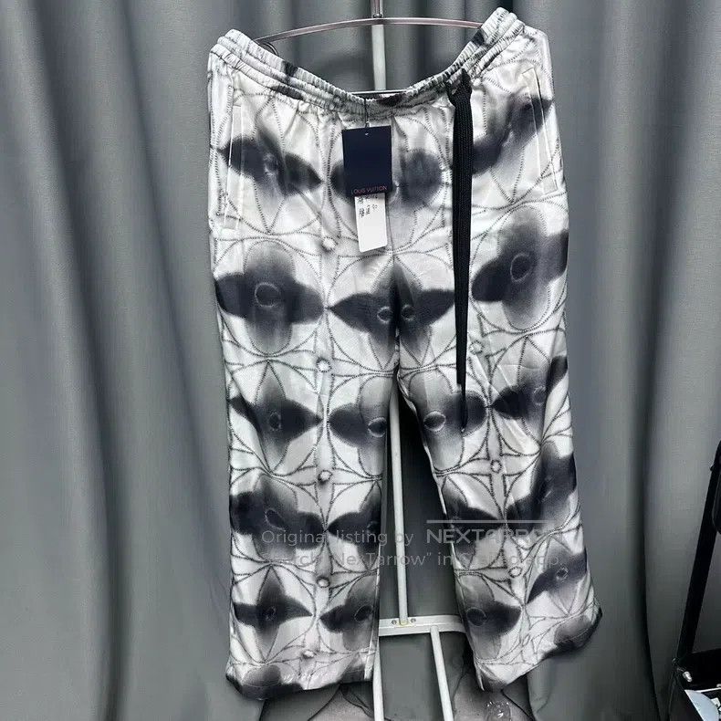 Louis Vuitton Louis Vuitton SS23 graphic full-print drawstring lace-up s Size 34" / US 12 / IT 48 - 1 Thumbnail