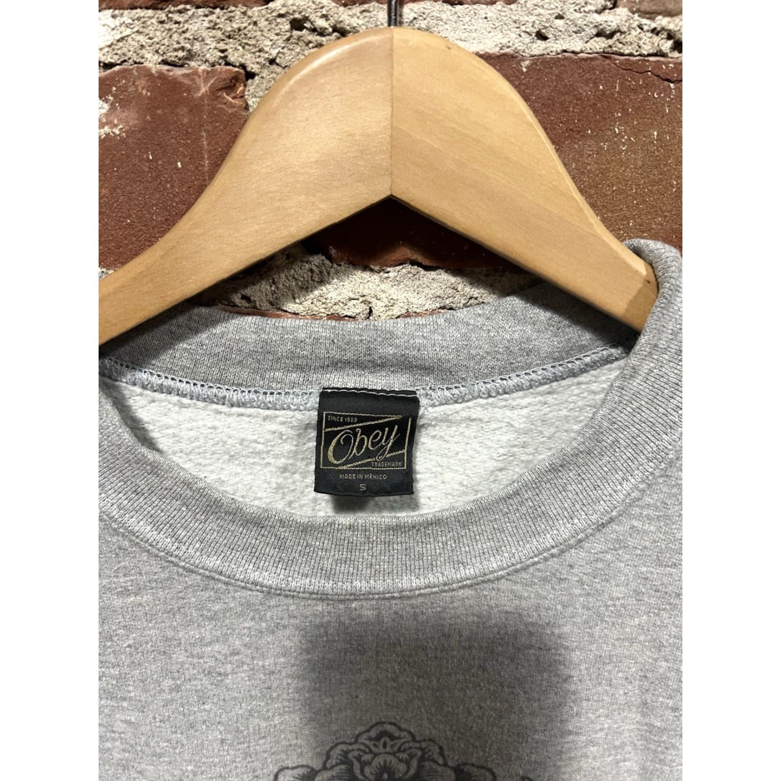 Obey VINTAGE OBEY Sweatshirt Shirt Mens S Gray Crew Neck Logo Pullover Cotton Polyester All Seasons Graphic Print USA Size US S / EU 44-46 / 1 - 2 Thumbnail