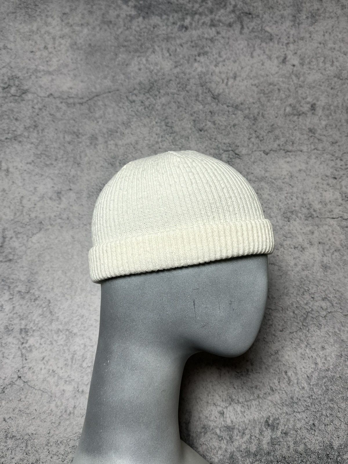 Lacoste Vintage Lacoste Chemise Logo Beanie Hat Size ONE SIZE - 7 Thumbnail
