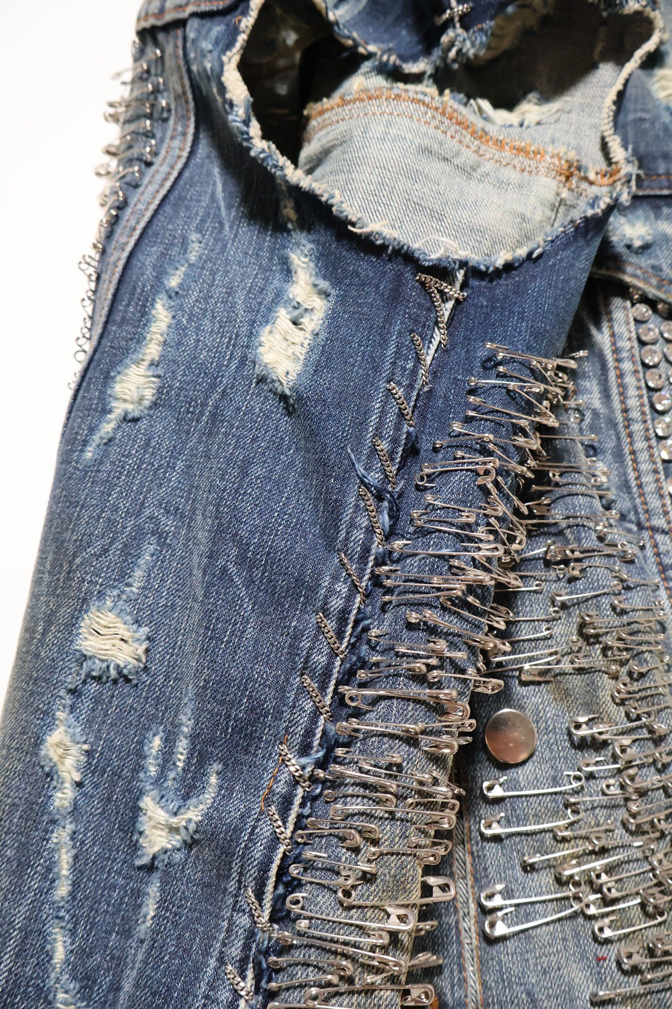 Balmain Balmain By Decarnin SS11 Runway Safety Pin Crystal Vest Size US S / EU 44-46 / 1 - 6 Thumbnail