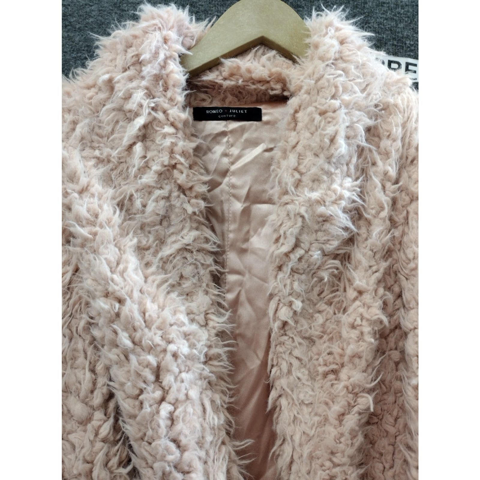 Vintage Romeo & Juliet Couture Jacket Women Faux Fur Beige Small Lining Polyester Fur Trim Casual Party/Cocktail Blended Fabric Lightweight Short Size S / US 4 / IT 40 - 3 Thumbnail