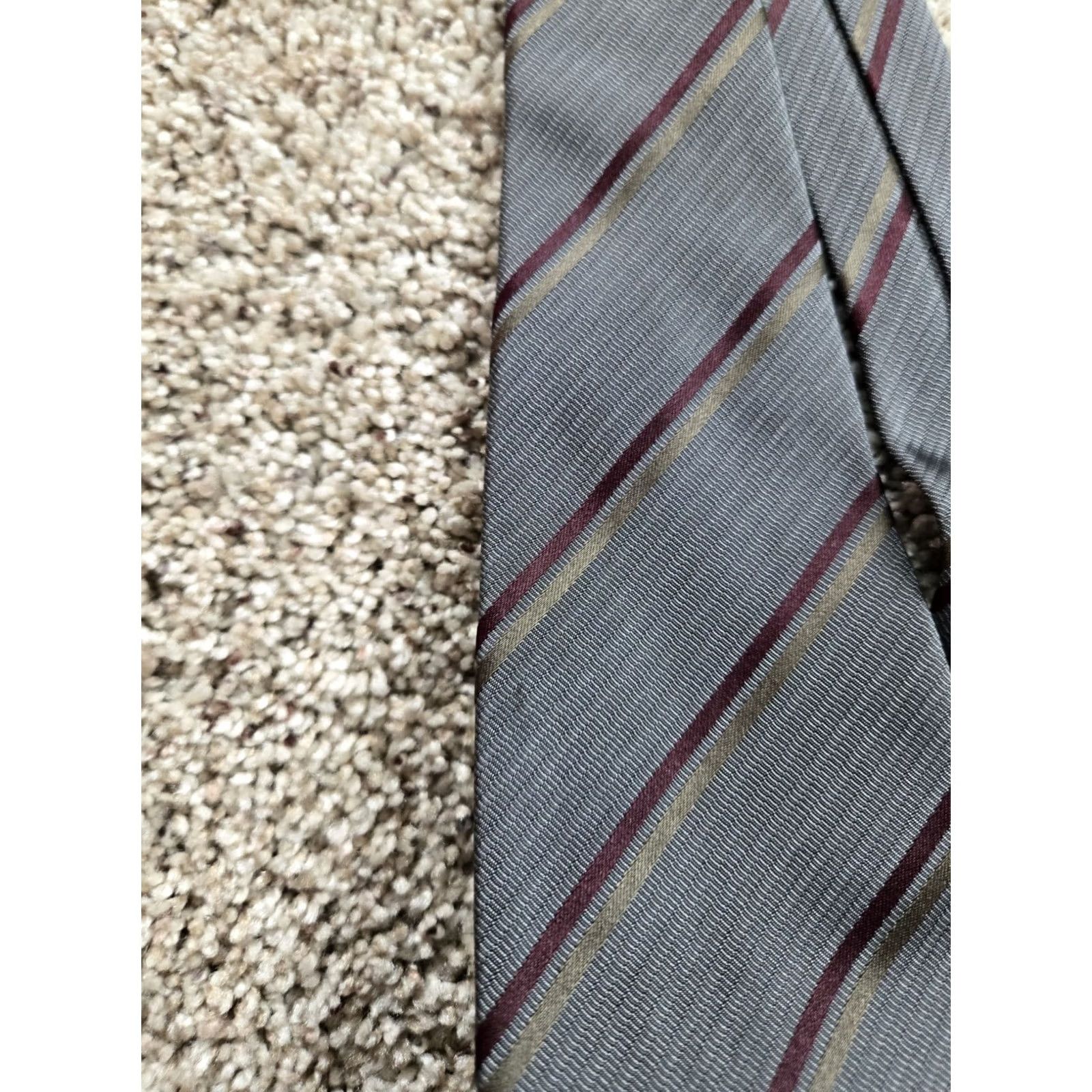 Giorgio Armani VINTAGE Giorgio Armani Tie Gray Silk 100% Silk Italy Made 90s Mens Tie Classic 57"-60" Width Medallion Florals Design Size ONE SIZE - 3 Thumbnail