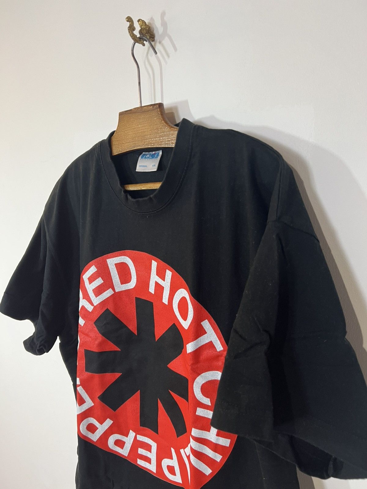 Band Tees Late 90s Red Hot Chili Peppers logo vintage shirt Size US XL / EU 56 / 4 - 2 Thumbnail