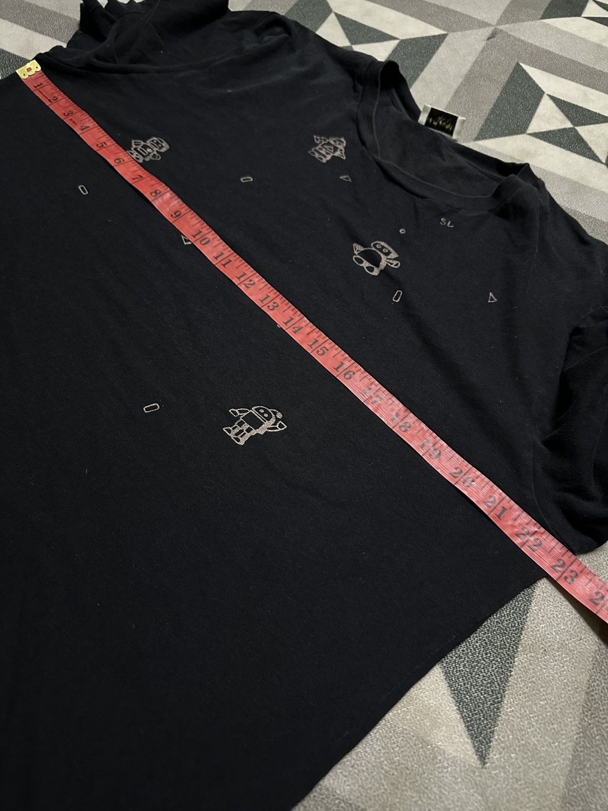 Saint Laurent Paris Saint Laurent black robot tshirt Size US M / EU 48-50 / 2 - 10 Thumbnail